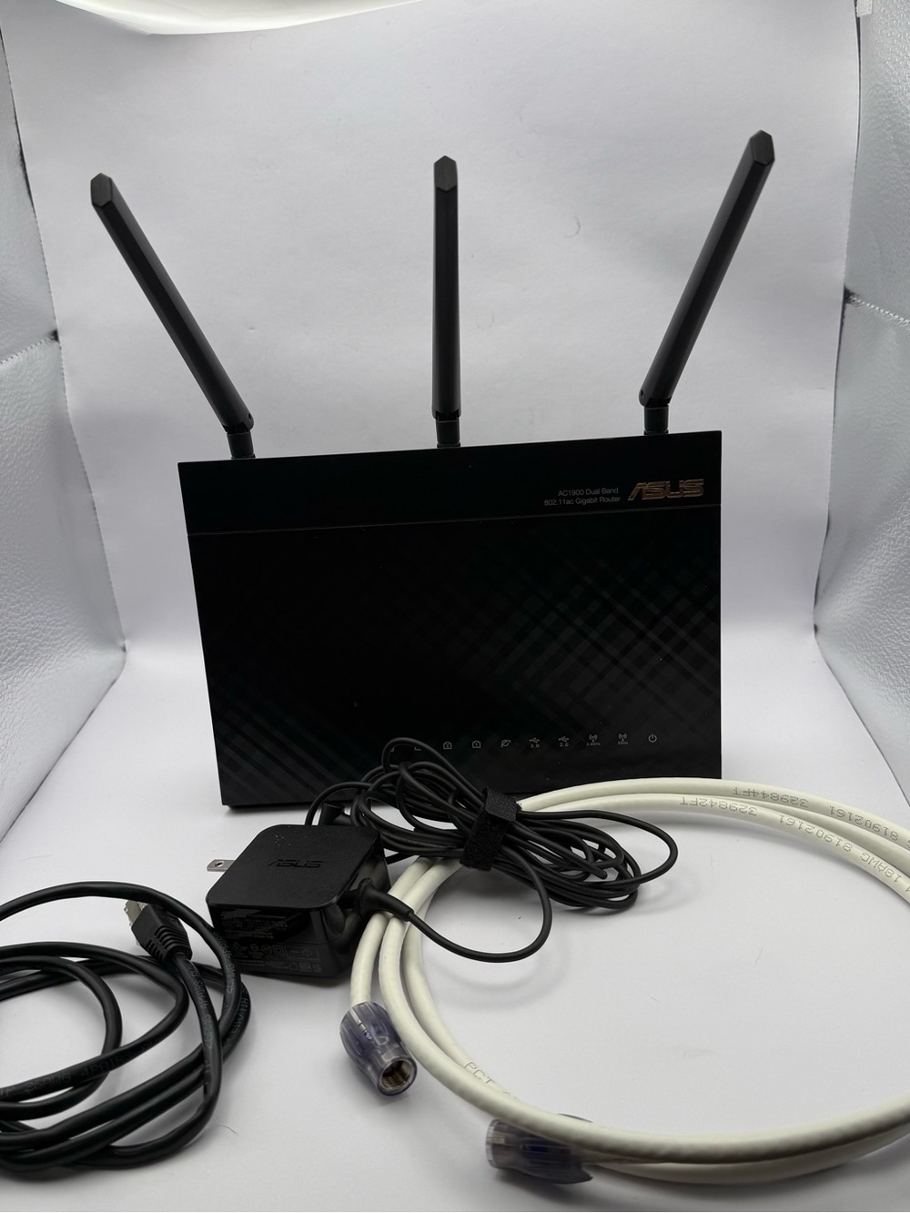 Tested ASUS AC1900 WiFi Gaming Router (RT-AC68U) - Dual Band  *Cables Included*